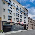 Hotel Design F6 3*