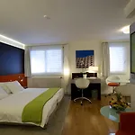 Design F6 Hotel 3*