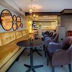 Hotel Design F6 3*
