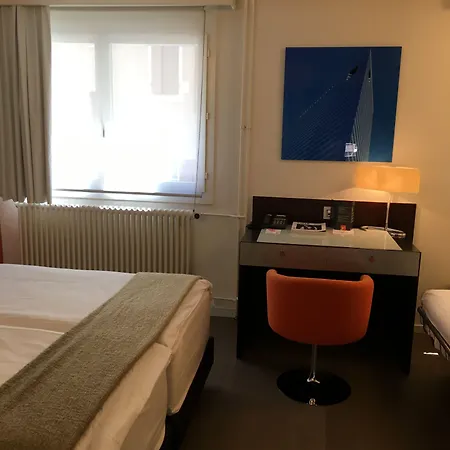 Design F6 Hotel 3*