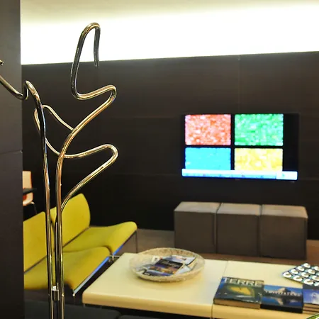 Design F6 3*