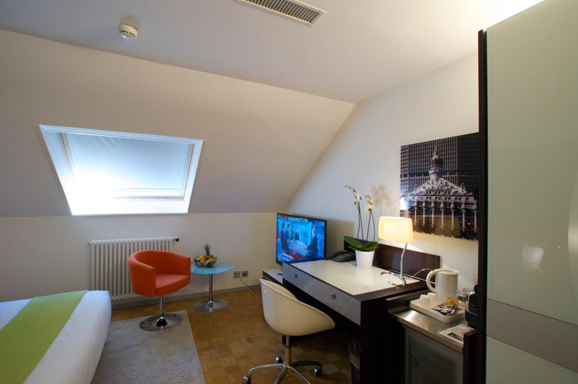 Design F6 Hotel