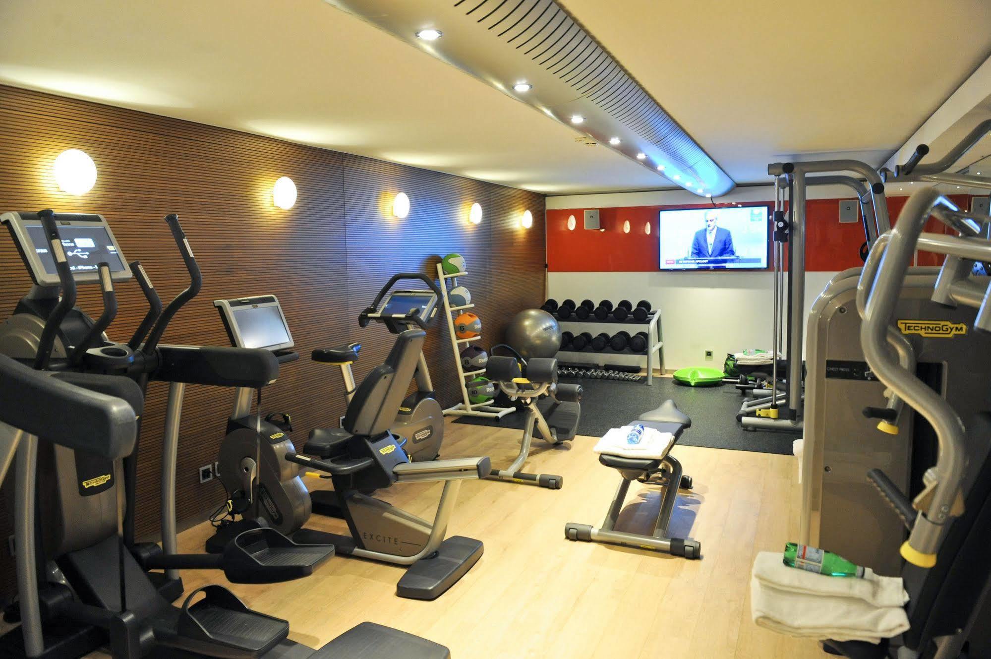 Hotel Design F6 3*